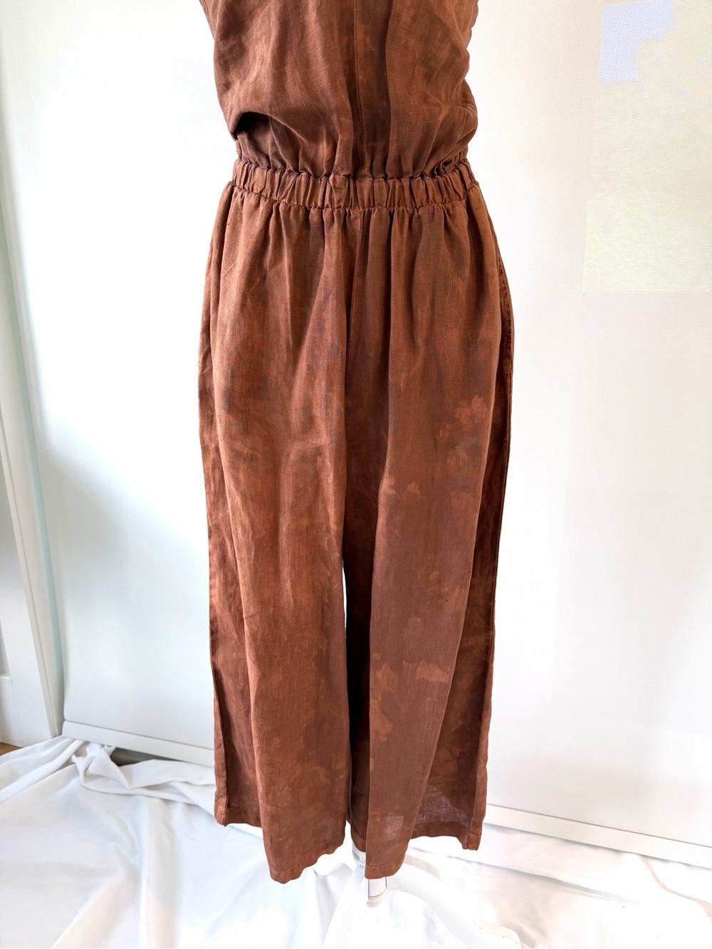 cloth & stone Rust Brown Sleeveless V-Neck Jumpsuit - Picture 3 of 15